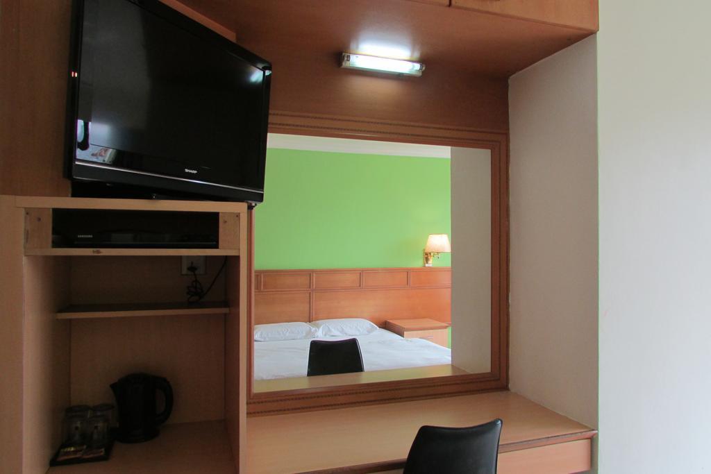 Bright Star Hotel 2*